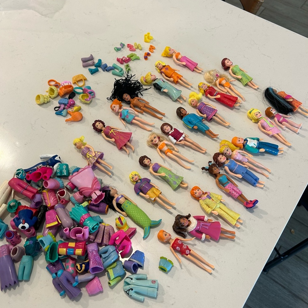HUGE 2000s POLLY POCKET LOT